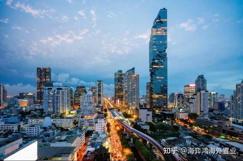 娱乐官方网站-赛地聚焦：法甲窗口期热度飙升，那不勒斯临场应变，媒体盛赞，团队化学反应显著的简单介绍